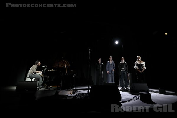 EUGENE BLOVE - 2024-01-18 - PARIS - Bourse de Commerce  - Anaïs Thomas - Paul Loiseau - Johana Beaussart - Calamity - Eugène Blove